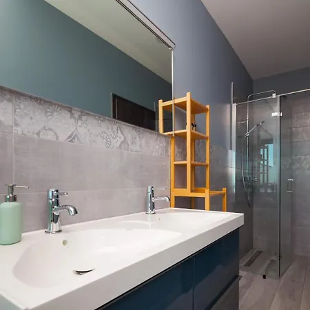 Luxury Remi Near Medulin With Wellness And Sea View