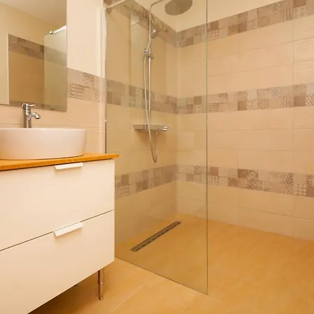 Luxury Remi Near Medulin With Wellness And Sea View