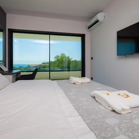 Villa Luxury Remi Near Medulin With Wellness And Sea View *
